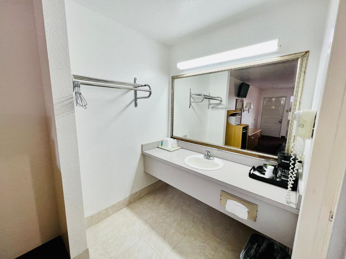 Greystone Inn Bridgeport エクステリア 写真